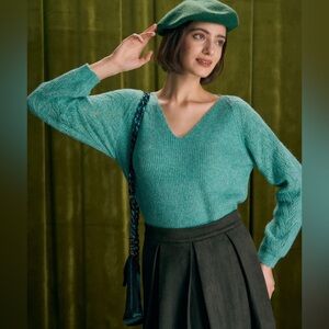 NWT RIHOAS The Green V Neck Ribbed Raglan Sleeve Sweater Sz S